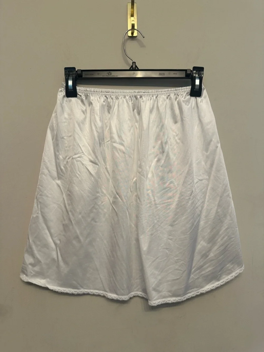 True Vintage Vanity Fair White Short Slip Skirt w/ Lace Detail Size Medium - Picture 5 of 6